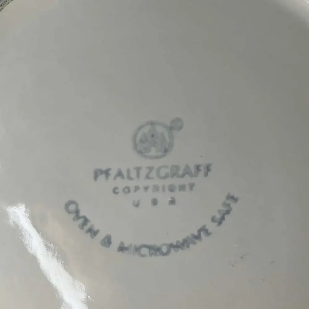 Vintage Pfaltzgraff Aura 2 Quart Round Covered Casserole Dish with Lid